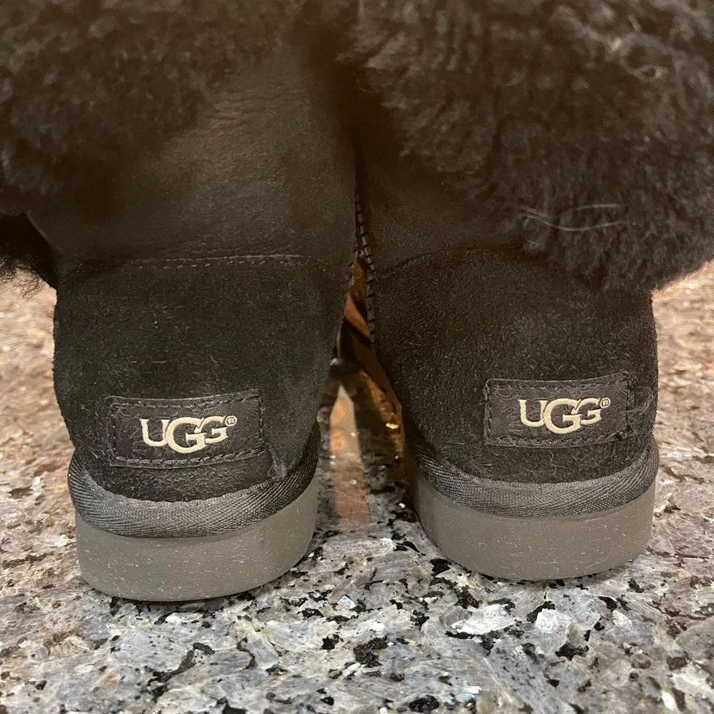 UGG classic short
